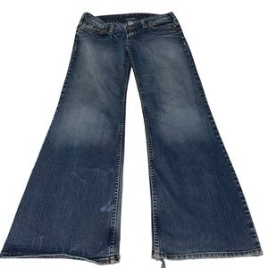 Silver Jeans Tia 32x33 Flare Blue Denim Women’s Jeans Distressed Hem